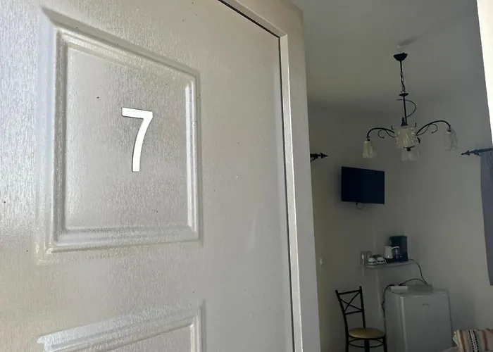 σάρδης Πανσιόν