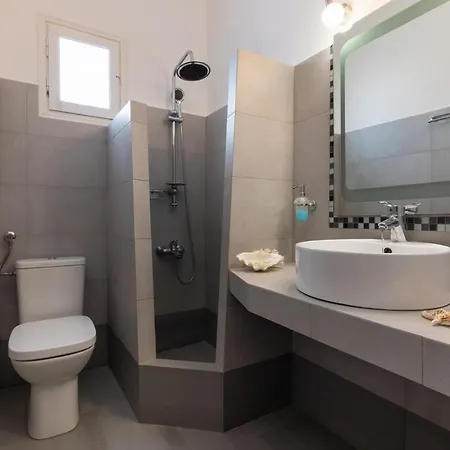 Sardis Guest house *